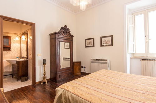 Photo 6 - RSH Spanish Steps Luxury Apartment