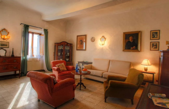 Cozy Farmhouse with Swimming Pool in Le Tolfe near Florence - Photo 12