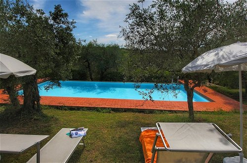 Foto 23 - Cozy Farmhouse with Swimming Pool in Le Tolfe near Florence