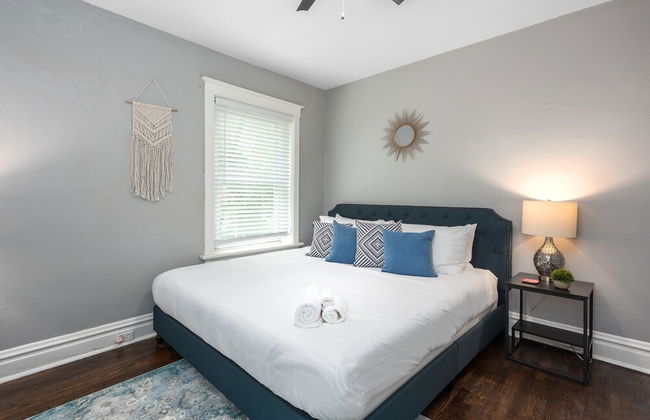 Central Garden Getaways Corp Rentals by NamaStay - Foto 9