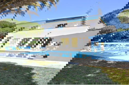 Foto 31 - Spacious Villa in Vilamoura With Barbecue