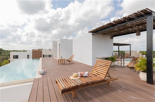 Foto 18 - Modern 4BR Apartment La Veleta Rooftop Pool Amazing Amenities Incredible Jungle View