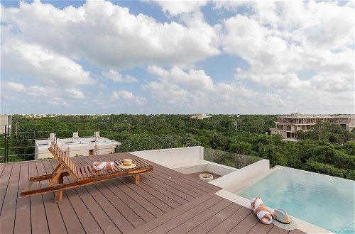 Foto 19 - Modern 4BR Apartment La Veleta Rooftop Pool Amazing Amenities Incredible Jungle View