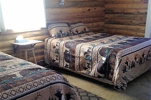 Foto 41 - Tenderfoot Cabins & Motel