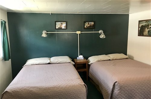 Foto 34 - Tenderfoot Cabins & Motel