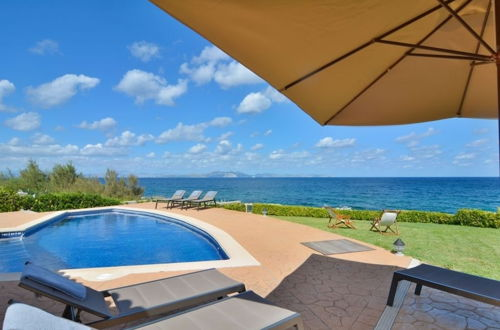 Photo 29 - Luxurious Sea Front Villa in Mallorca