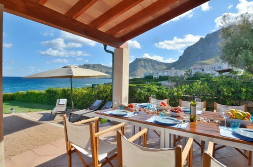 Foto 20 - Luxurious Sea Front Villa in Mallorca