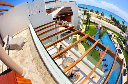 Photo 9 - The Elements Oceanfront & Beachside Condo Hotel