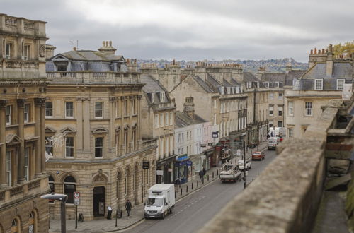 Photo 42 - Impeccable 4-bed Apartment in Bath