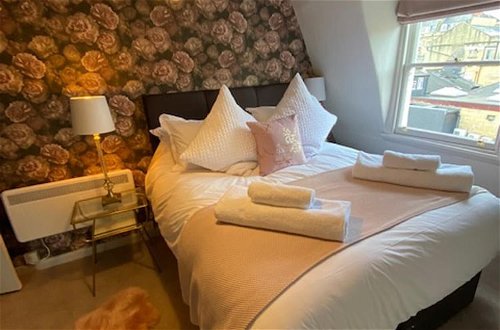 Foto 5 - Impeccable 4-bed Apartment in Bath