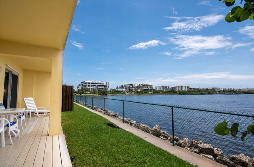 Photo 47 - Palm Beach Waterfront Suites