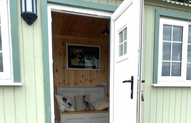 Woodhead Shepherds Hut - Sleeps 2 - Mailer Farm - Foto 13