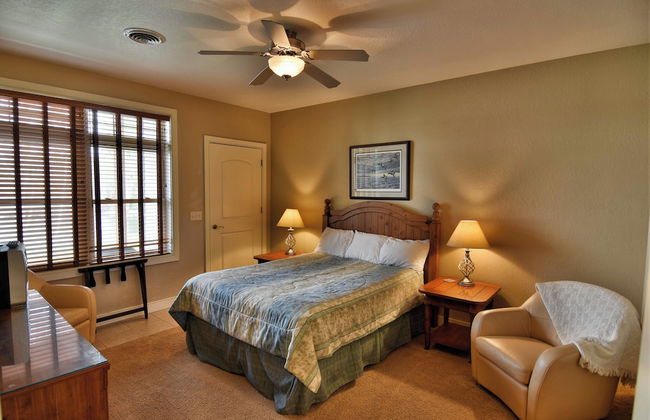 Unit 411a 1 BD/ 1 BA Condo - Photo 2