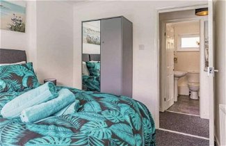 Photo 3 - Lovely Apartment Sleeps 6 Singles in Torquay