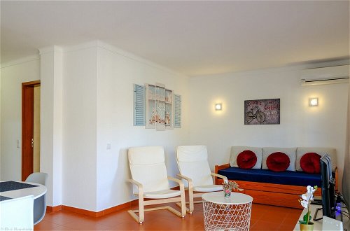 Photo 8 - Immaculate 1-bed Apartment in Albufeira