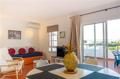 Photo 9 - Immaculate 1-bed Apartment in Albufeira