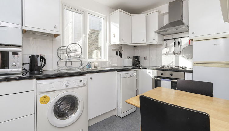 Photo 1 - JOIVY Charming 1 Bed Flat, Sleeps 4