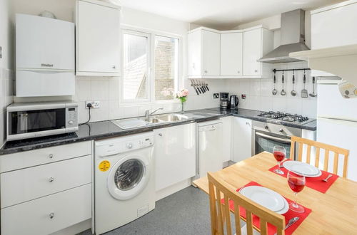 Photo 1 - JOIVY Charming 1 Bed Flat, Sleeps 4