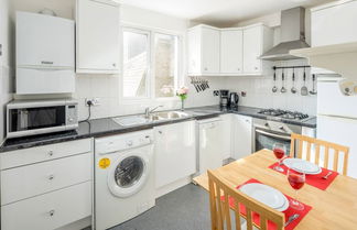 Photo 1 - JOIVY Charming 1 Bed Flat, Sleeps 4