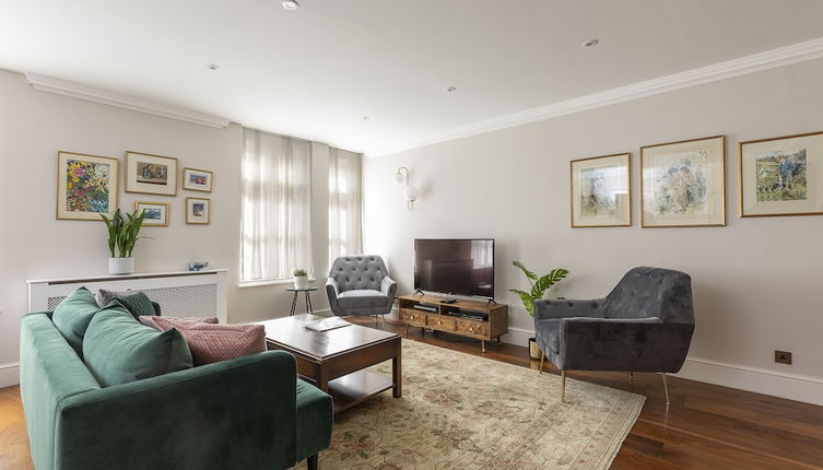 Photo 1 - JOIVY Beautiful 2 bed apt in Mayfair, close to Tube