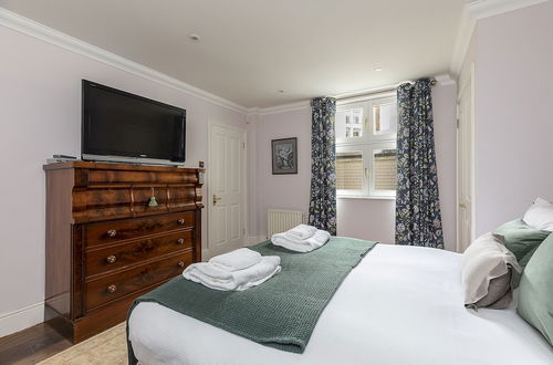 Photo 5 - ALTIDO Beautiful 2 bed apt in Mayfair, close to Tube