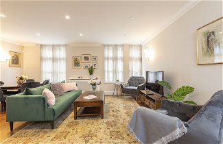 Photo 1 - ALTIDO Beautiful 2 bed apt in Mayfair, close to Tube