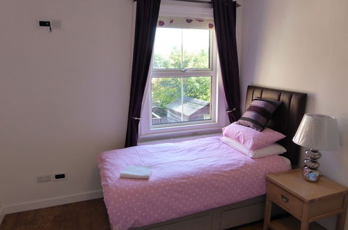 Photo 5 - Sunninghill Apartment