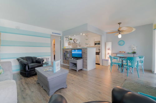 Photo 4 - Mid Mari - Gorgeous Nautical Condo Near Beach, Shops & Restaurants- Condo 105