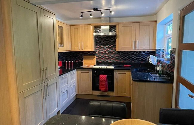 Stunning Beautiful 4-bed House in South Wales - Foto 19