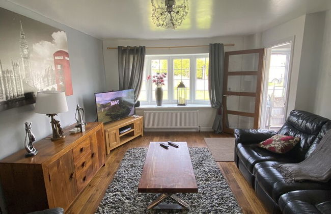 Stunning Beautiful 4-bed House in South Wales - Foto 22
