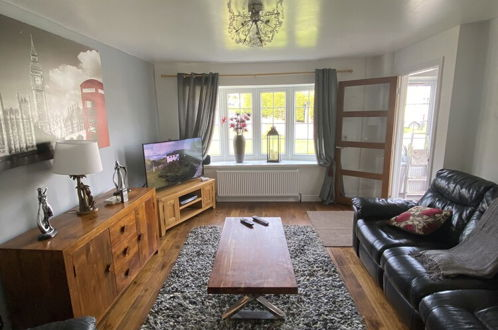 Photo 22 - Stunning Beautiful 4-bed House in South Wales