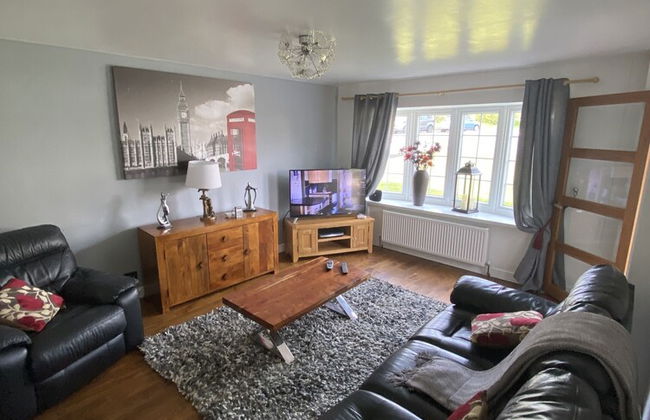 Stunning Beautiful 4-bed House in South Wales - Foto 24