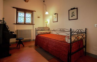 Photo 3 - Villa with Spacious Garden, Swimming Pool, Hot Tub, Tennis Court near Cortona