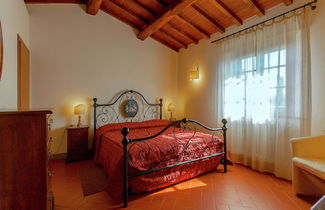 Photo 2 - Villa with Spacious Garden, Swimming Pool, Hot Tub, Tennis Court near Cortona