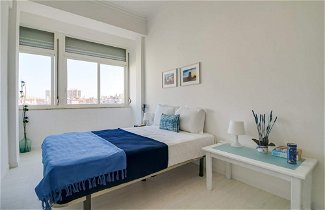 Photo 3 - Modern 2 Bedroom Apartment With Views in Lisbon