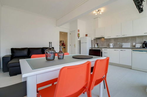 Photo 12 - Modern 2 Bedroom Apartment With Views in Lisbon