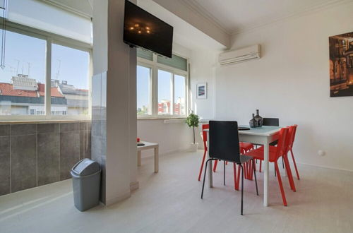 Photo 11 - Modern 2 Bedroom Apartment With Views in Lisbon