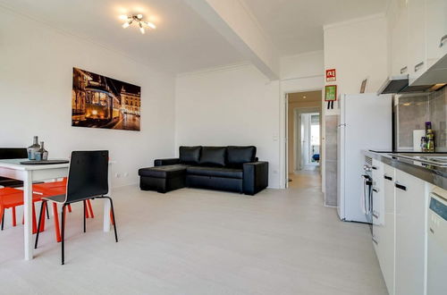 Photo 15 - Modern 2 Bedroom Apartment With Views in Lisbon