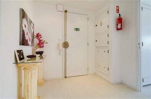 Photo 20 - Modern 2 Bedroom Apartment With Views in Lisbon