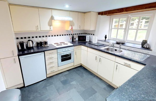 Buckland Brewer COB Barn 2 Bedrooms - Photo 4