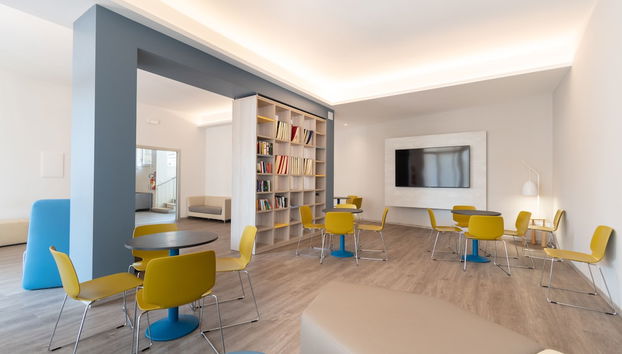 Coin salon dans le hall