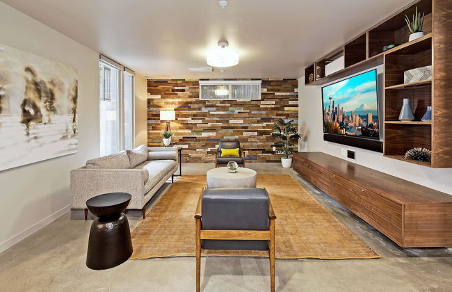 Modern Capitol Hill Studio - Photo 3