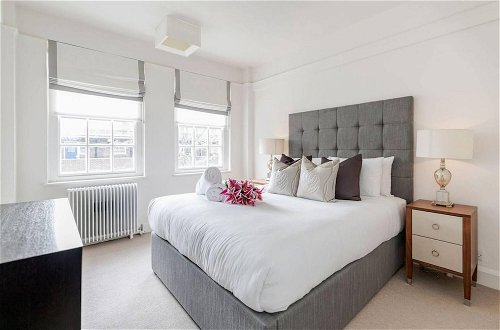 Foto 9 - Bright Two Bedroom Apartment in Chelsea 43