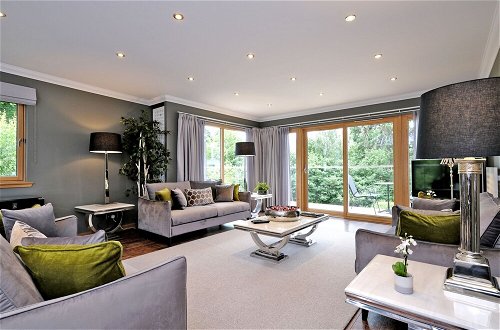 Photo 20 - Enchanting Home With Furnished Balcony in Cults, Scotland