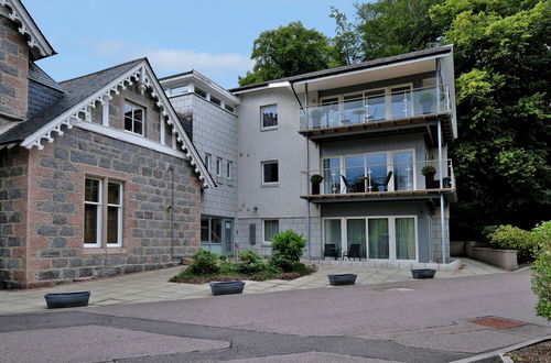 Photo 22 - Enchanting Home With Furnished Balcony in Cults, Scotland