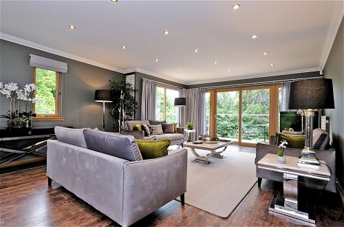 Foto 1 - Enchanting Home With Furnished Balcony in Cults, Scotland