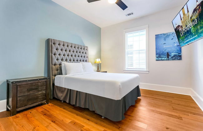 Spacious 5BR Urban Retreat with Balcony & Pool - Foto 75