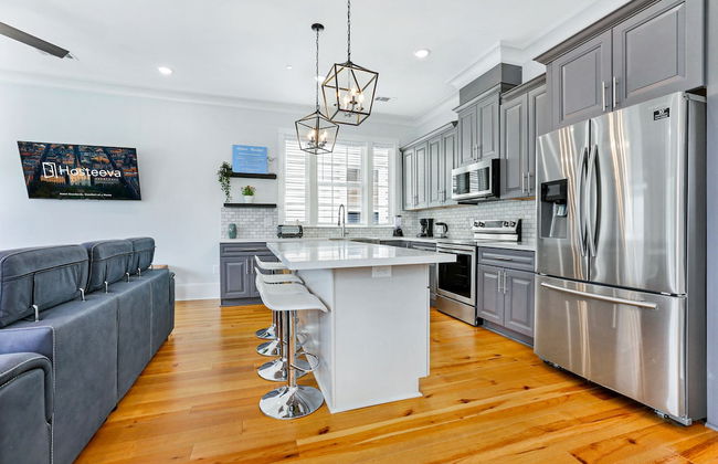 Spacious 5BR Urban Retreat with Balcony & Pool - Foto 31