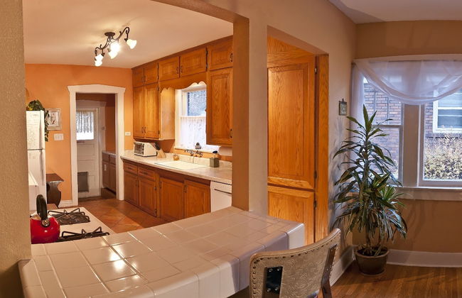 Downtown House with a Big Back Yard - Foto 4