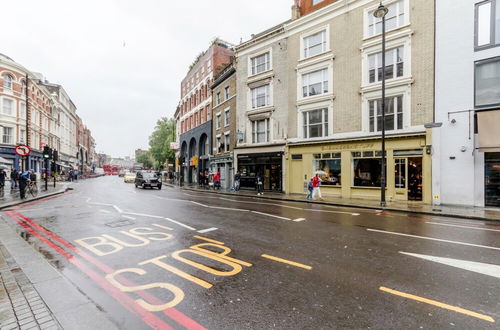 Photo 18 - The Ultimate Shoreditch Flat w Outdoor Terrace